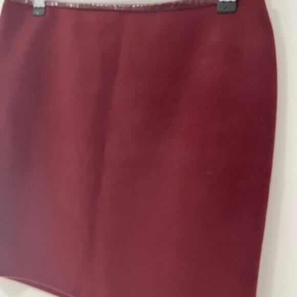 White House Black Market Red Mini Skirt Size 2 - Picture 4 of 6